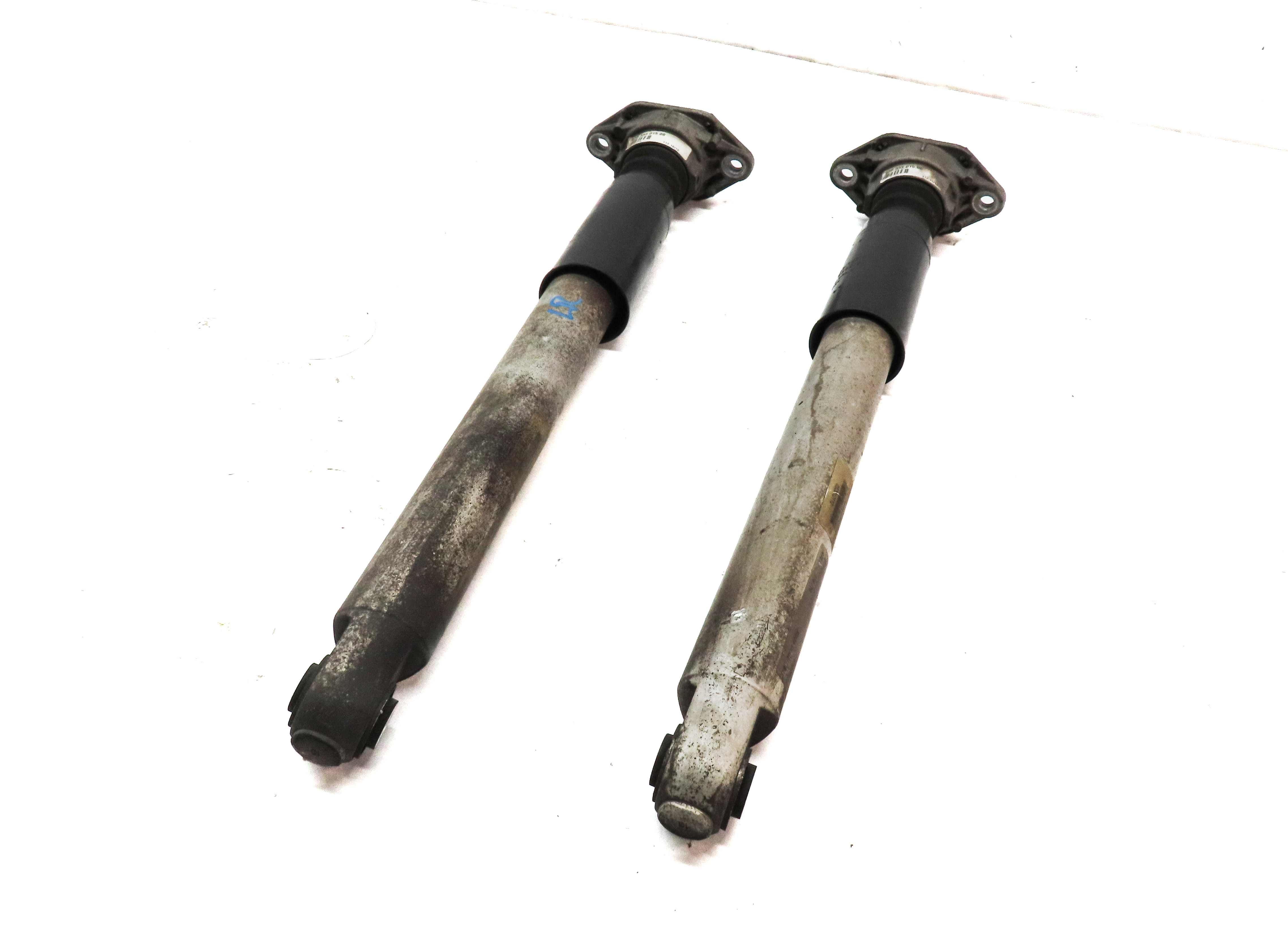 2011 PORSCHE PANAMERA (970 G1) AWD REAR LEFT & RIGHT STANDARD SHOCK STRUT SET/2 — exact item pictured